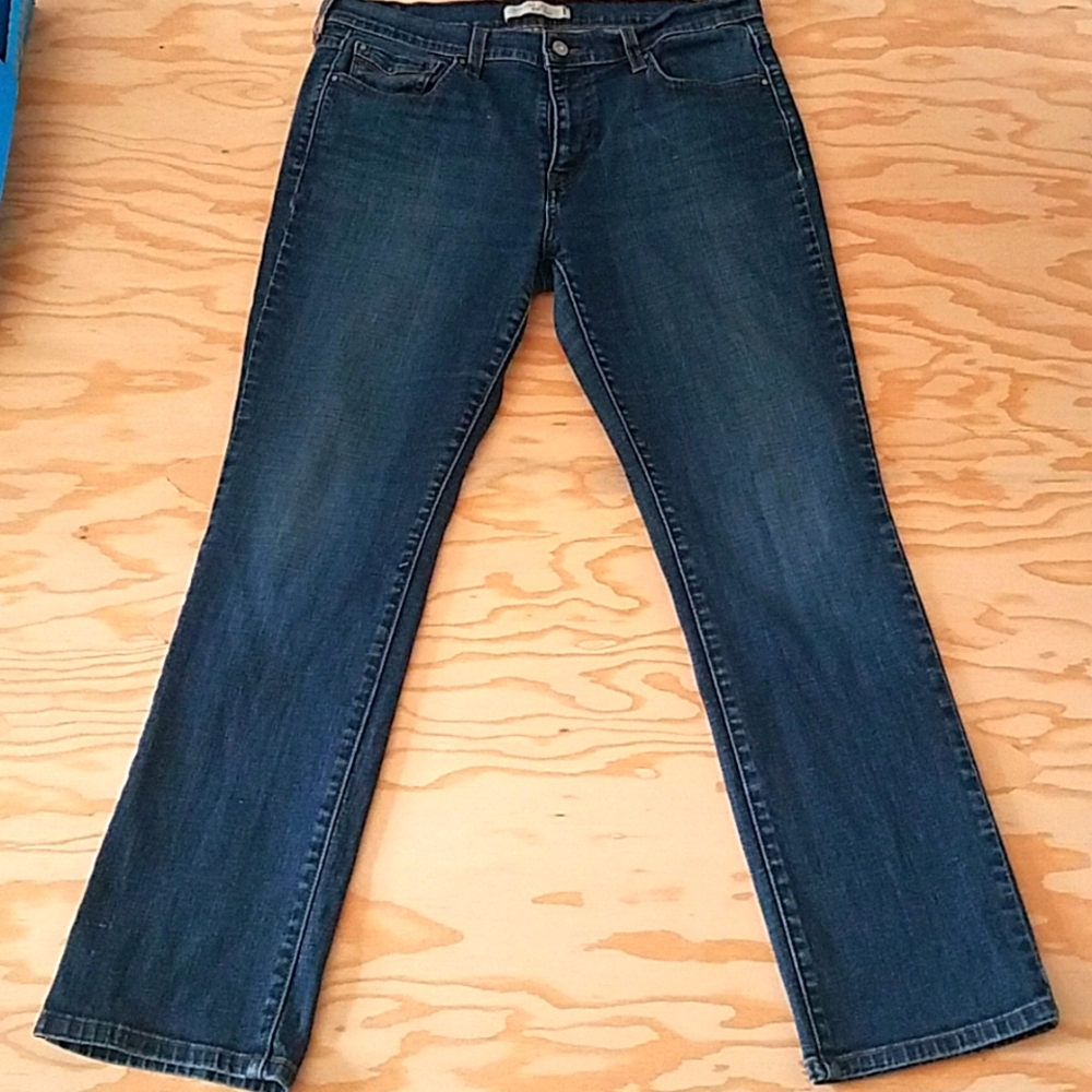 Levi's size 12 petite short